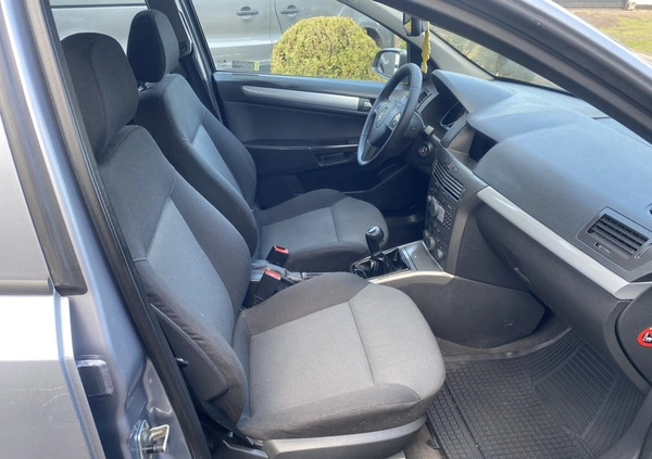 Opel Astra cena 8999 przebieg: 193000, rok produkcji 2006 z Łobżenica małe 67
